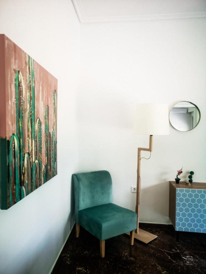 Explore Greece From Colorful City Centre Apartment Chalkís Dış mekan fotoğraf