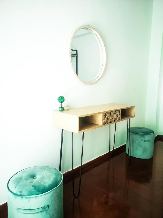 Explore Greece From Colorful City Centre Apartment Chalkís Dış mekan fotoğraf