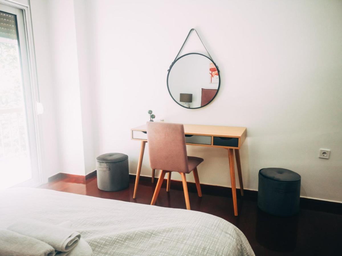 Explore Greece From Colorful City Centre Apartment Chalkís Dış mekan fotoğraf