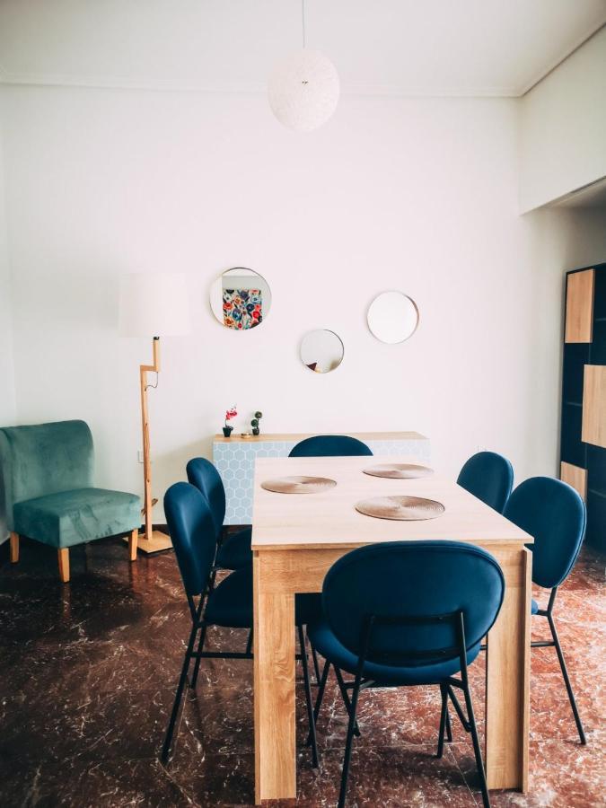 Explore Greece From Colorful City Centre Apartment Chalkís Dış mekan fotoğraf